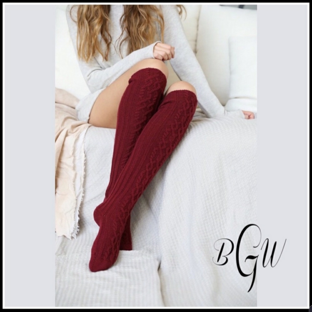 NWT Knee High Cable Knit Socks - Burgundy - Picture 3 of 3